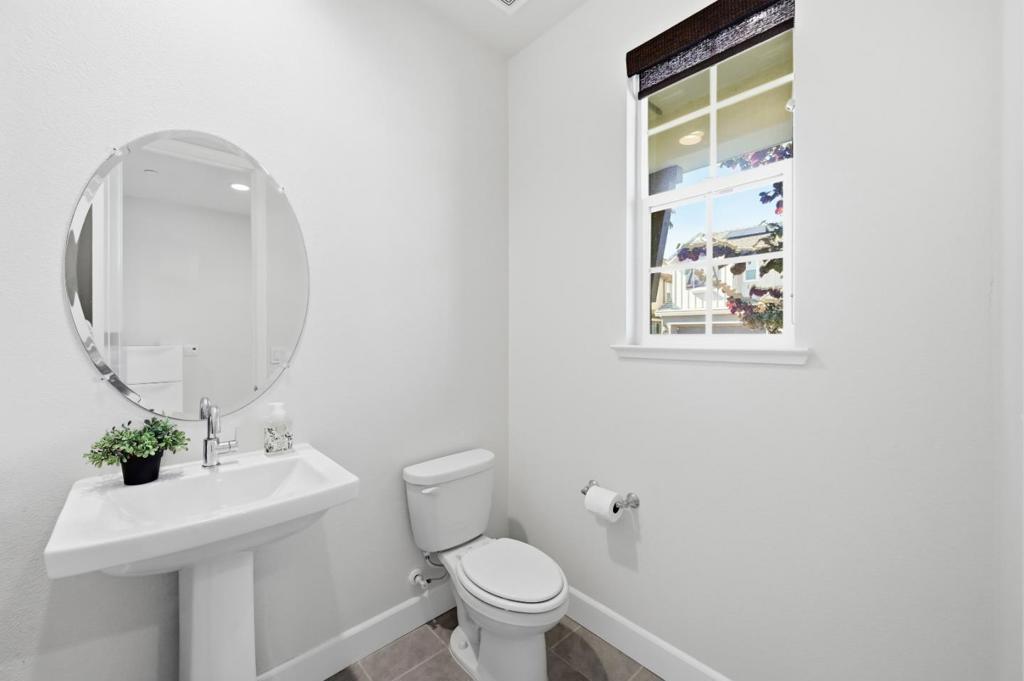 1652 Wonderland Way Way Property Photo 27