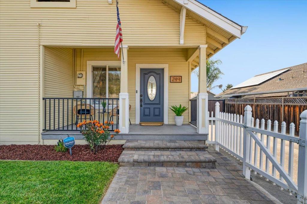 249 Carpenteria Road Property Photo 8