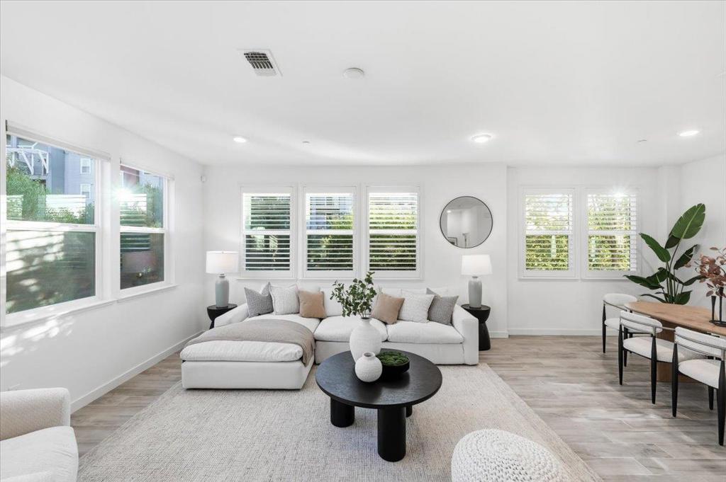1802 Midnight Circle Property Photo 4