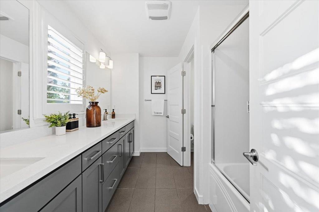 1802 Midnight Circle Property Photo 25