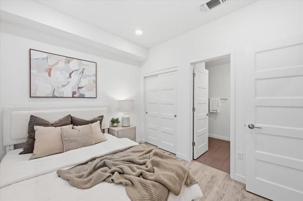 1802 Midnight Circle Property Photo 35