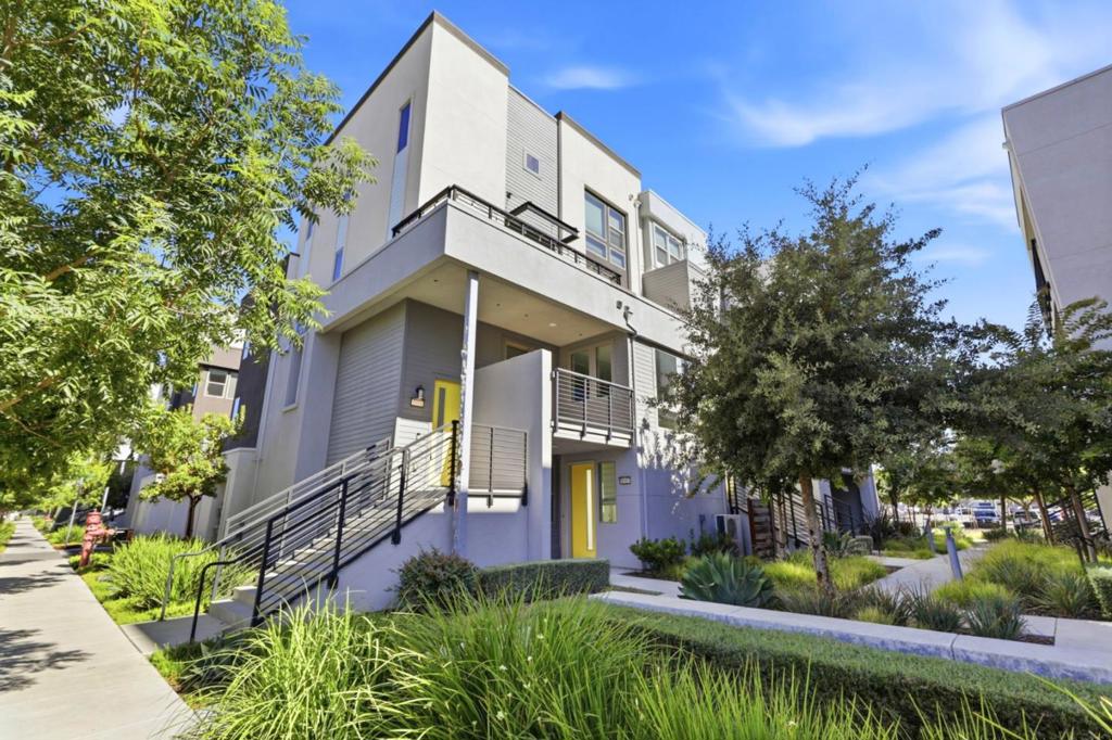 6824 Steel Court Property Photo 1