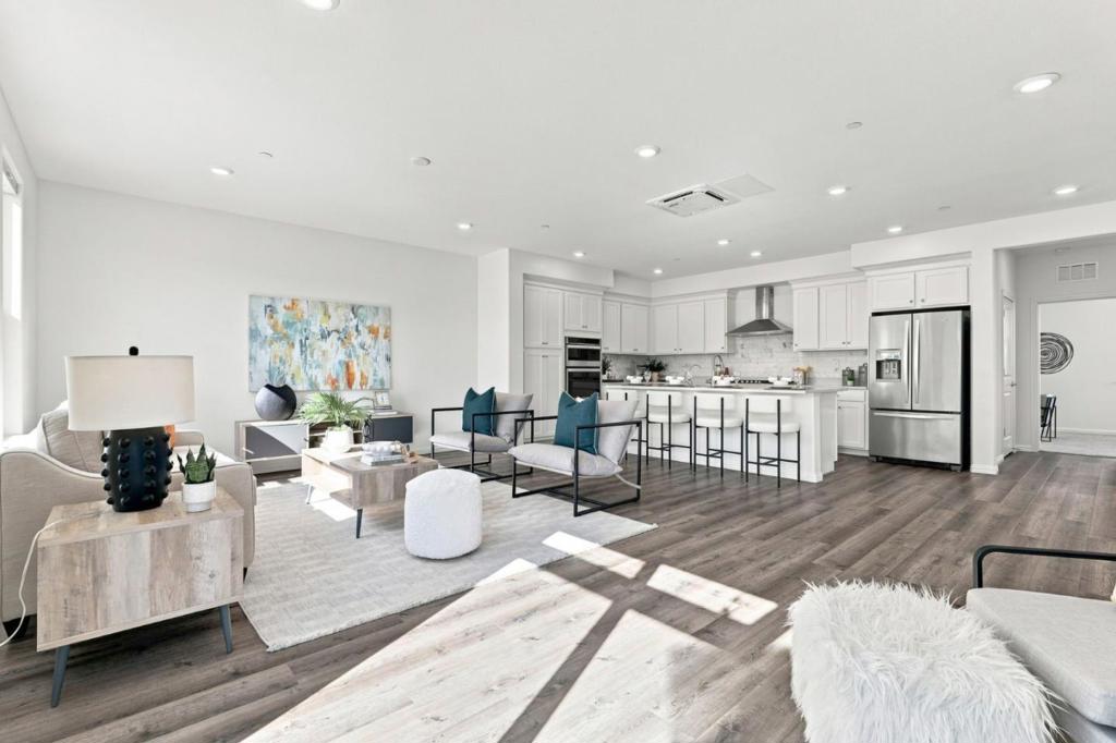 6824 Steel Court Property Photo 4