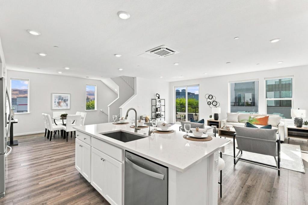 6824 Steel Court Property Photo 7