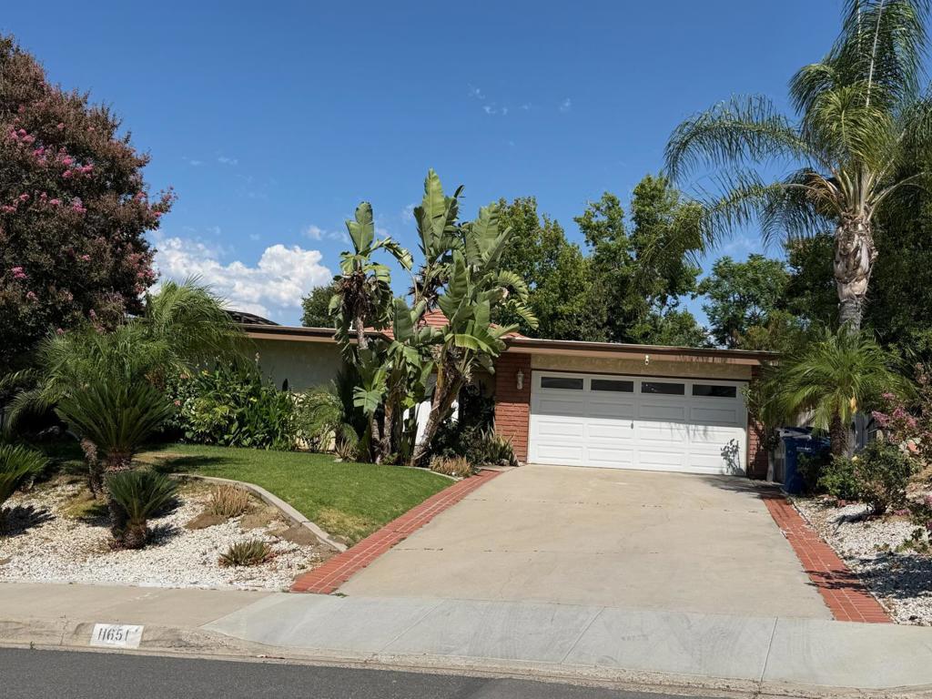 11651 Poplar Street Property Photo 3