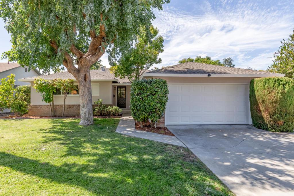 207 Sunset Avenue Property Photo 1