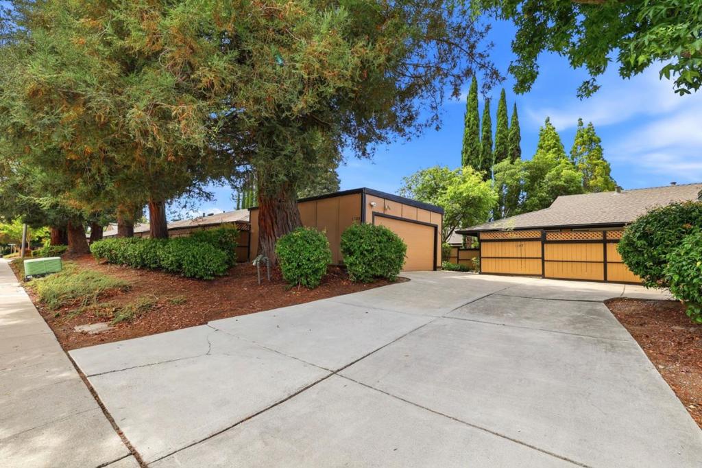 1209 S Bernardo Avenue Property Photo 4