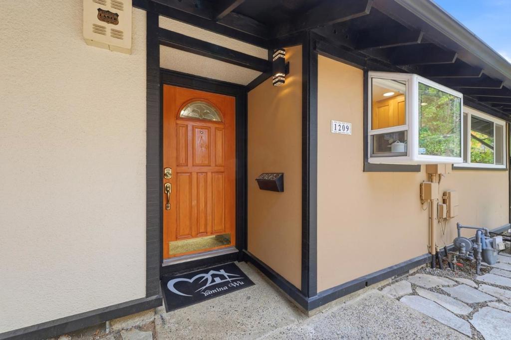 1209 S Bernardo Avenue Property Photo 7