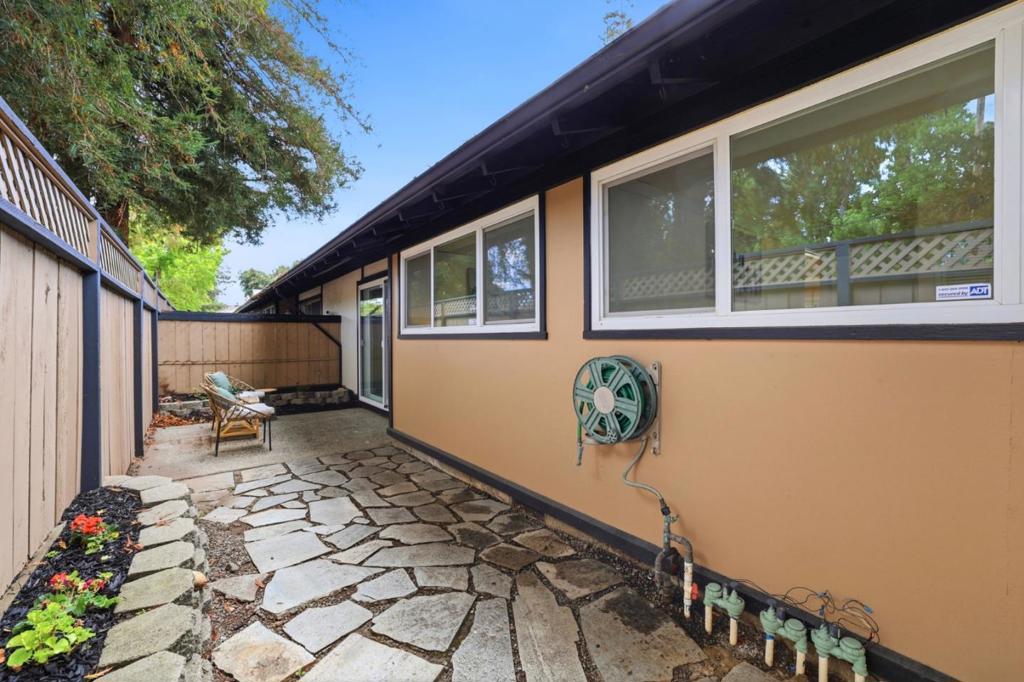 1209 S Bernardo Avenue Property Photo 32