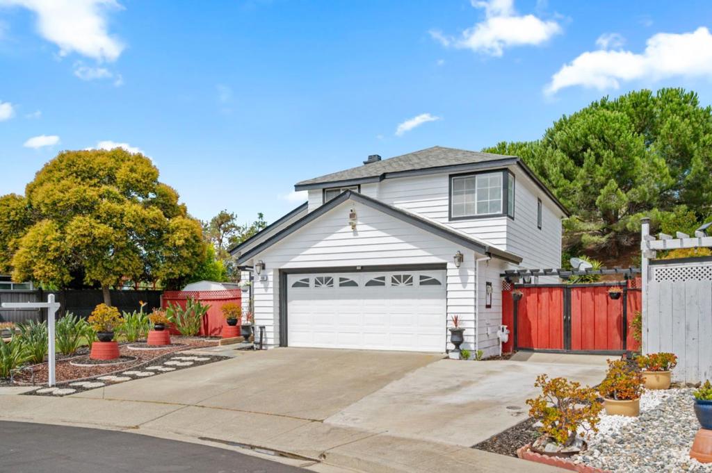 106 Carousel Drive Property Photo 2