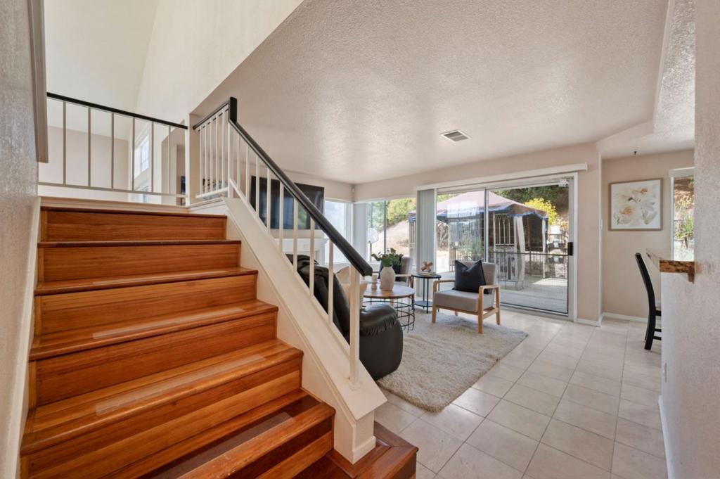 106 Carousel Drive Property Photo 15