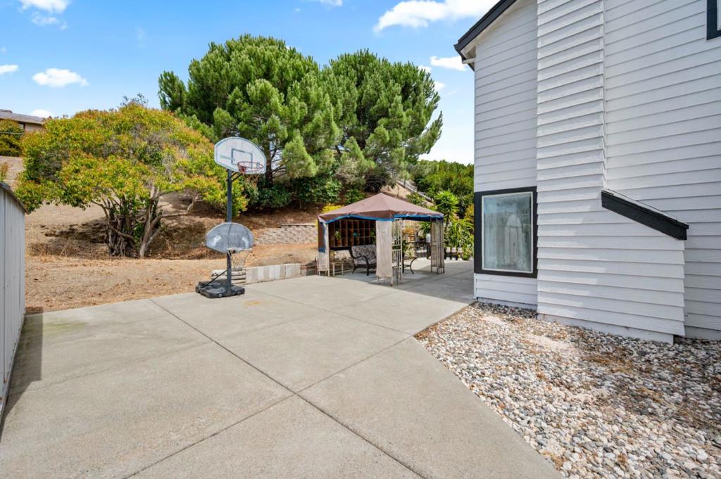 106 Carousel Drive Property Photo 29