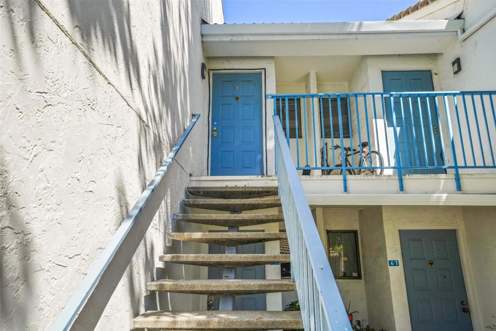 1055 N Capitol Avenue 66 Property Photo 2