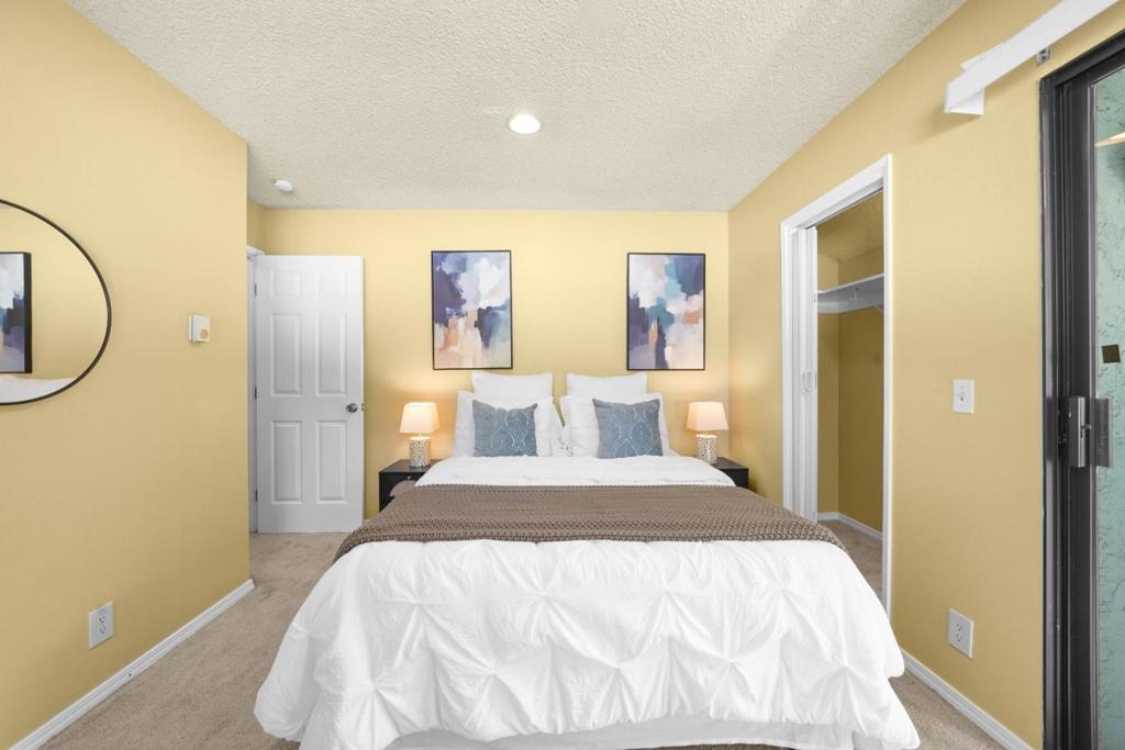 1055 N Capitol Avenue 66 Property Photo 17