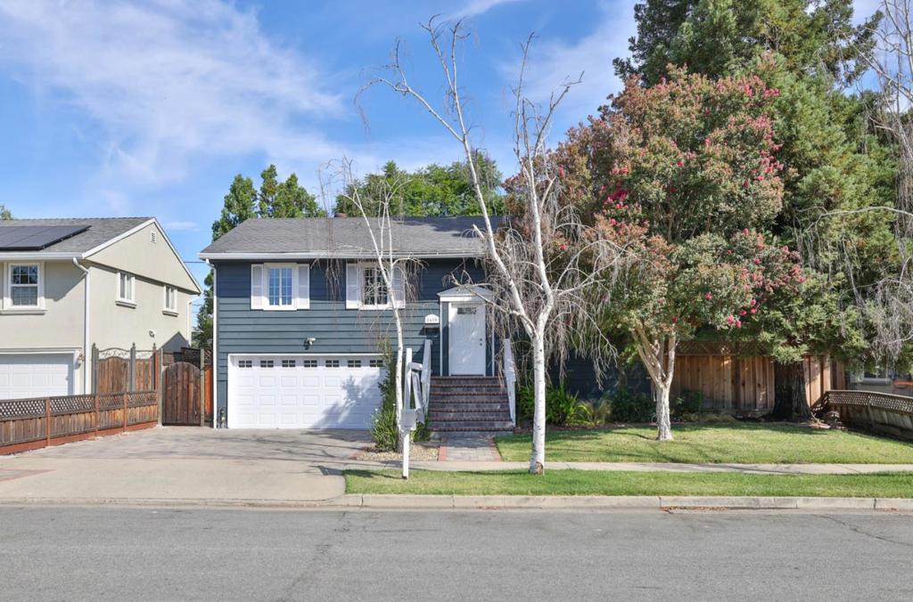1619 Hallbrook Drive Property Photo 1