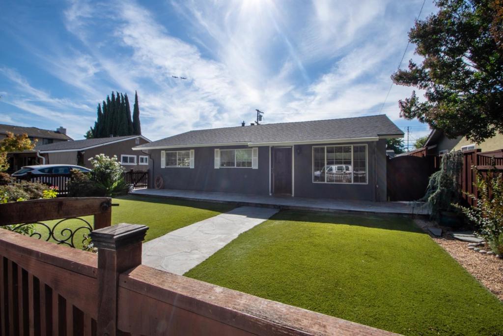 3885 Maui Drive Property Photo 4