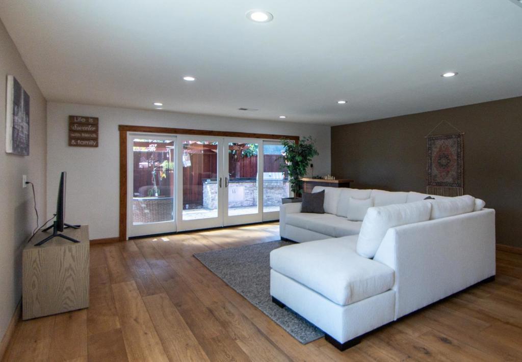 3885 Maui Drive Property Photo 16