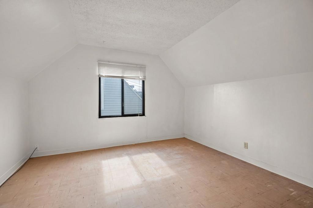 22 Sonora Avenue Property Photo 13