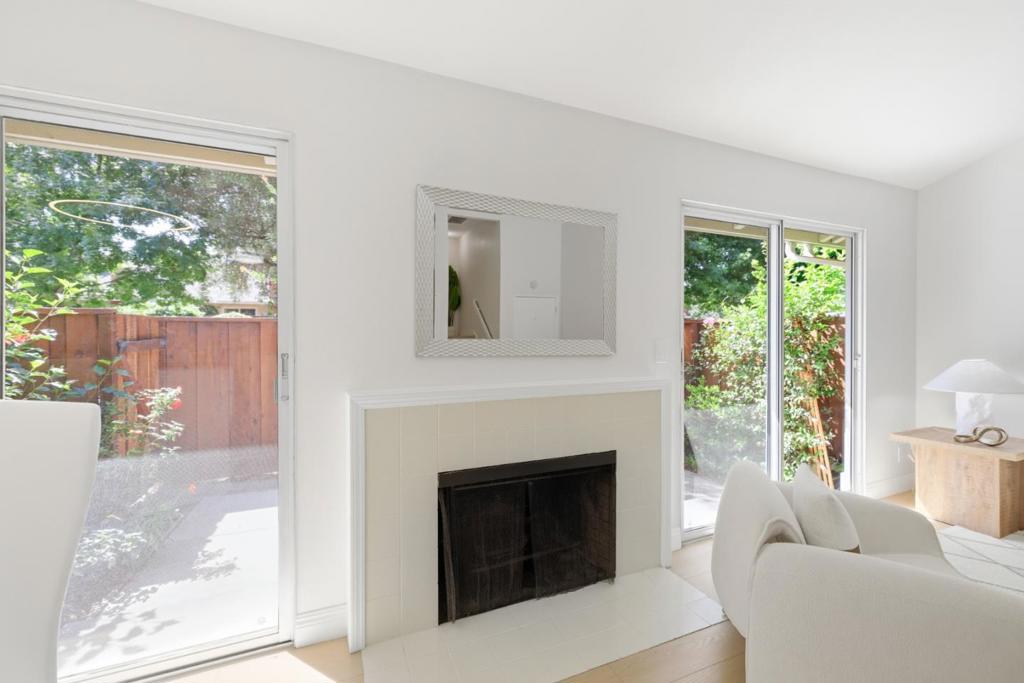 10939 Northshore Square Property Photo 10