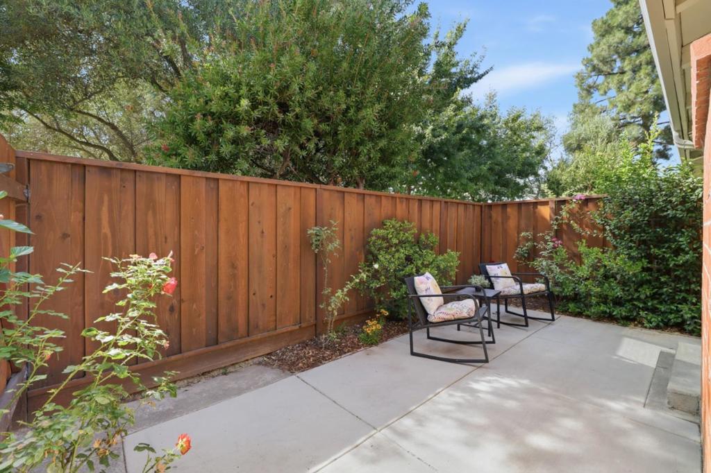 10939 Northshore Square Property Photo 47