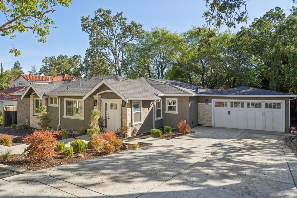 2081 Buttner Road Property Photo 1
