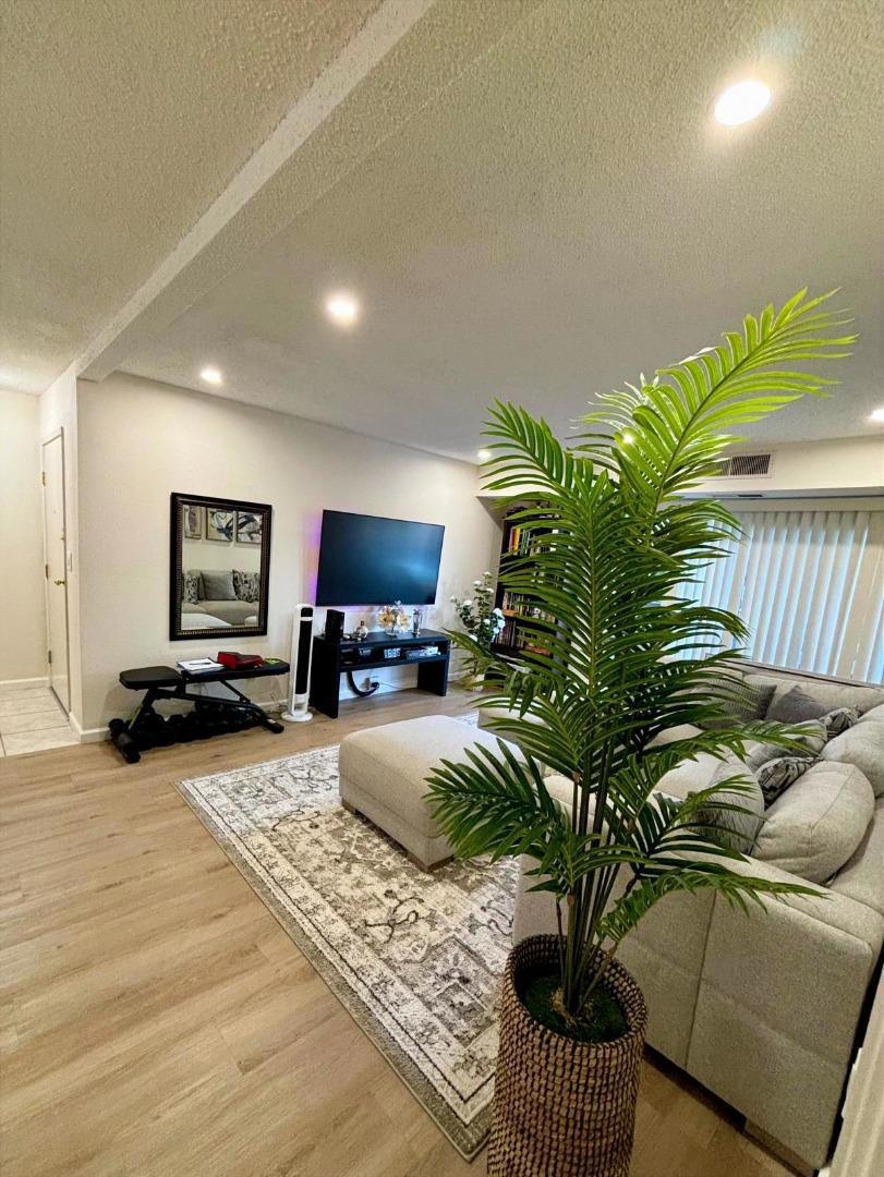 275 Tradewinds Drive 10 Property Photo 3