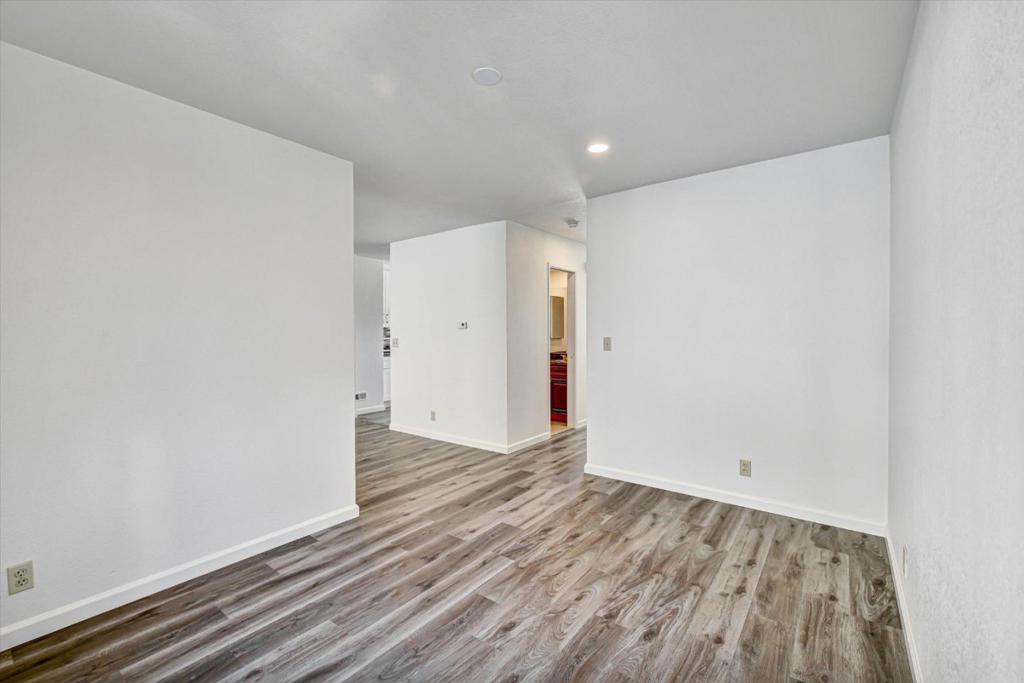 10095 Craft Drive Property Photo 9