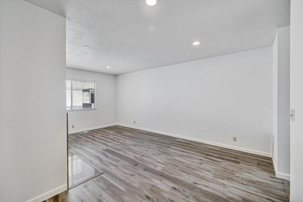 10095 Craft Drive Property Photo 22