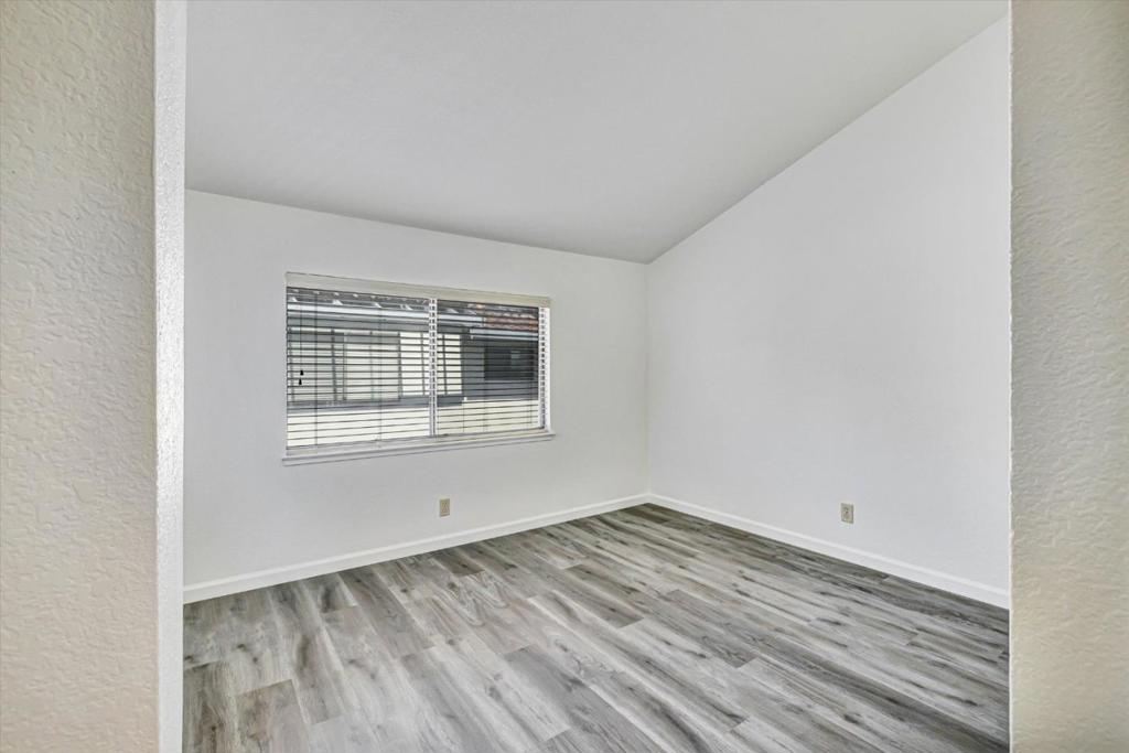 10095 Craft Drive Property Photo 23