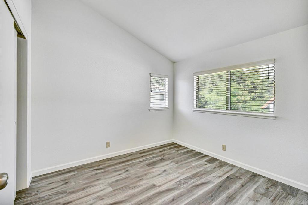 10095 Craft Drive Property Photo 24