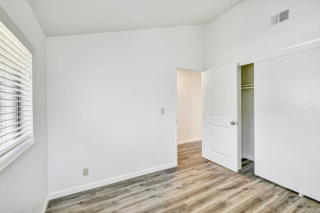 10095 Craft Drive Property Photo 25