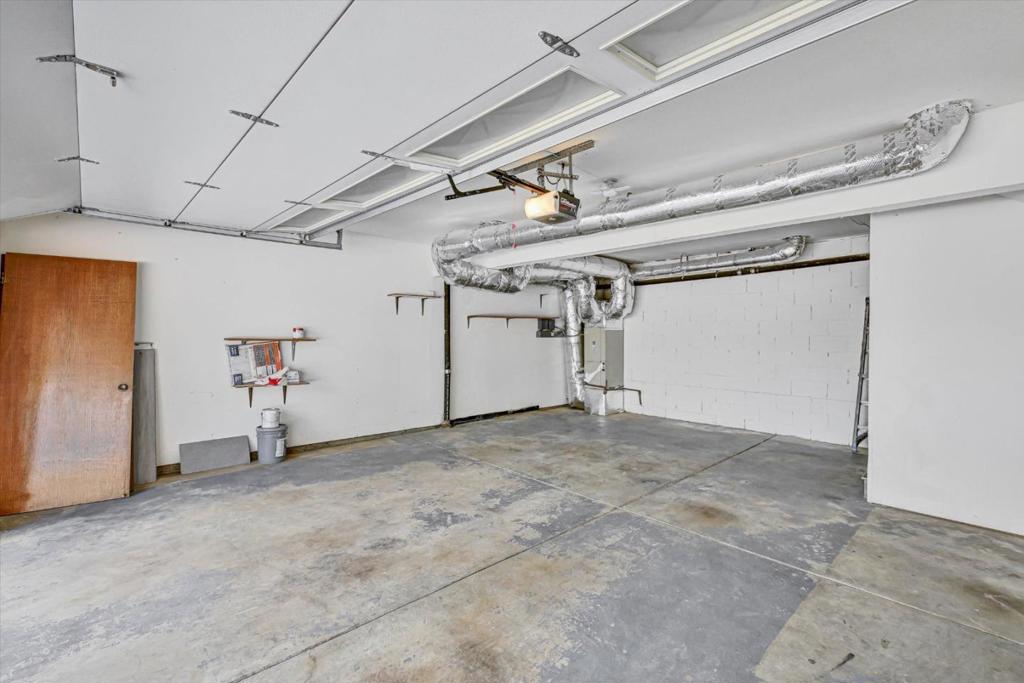 10095 Craft Drive Property Photo 31
