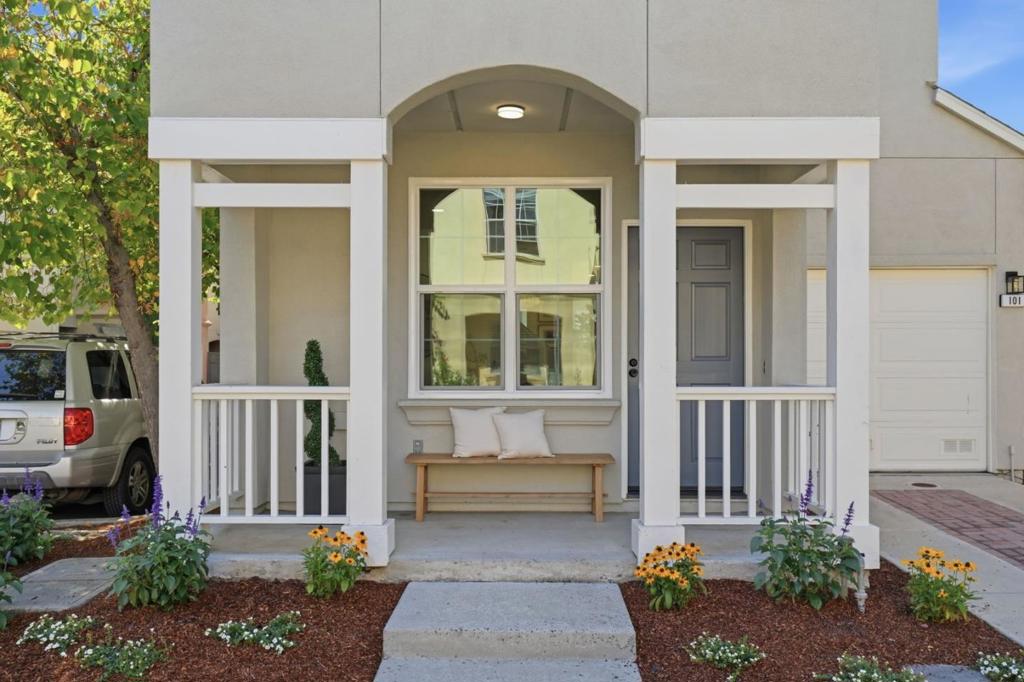 101 Beacon Street Property Photo 4