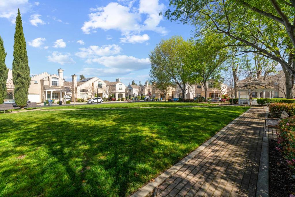 101 Beacon Street Property Photo 45