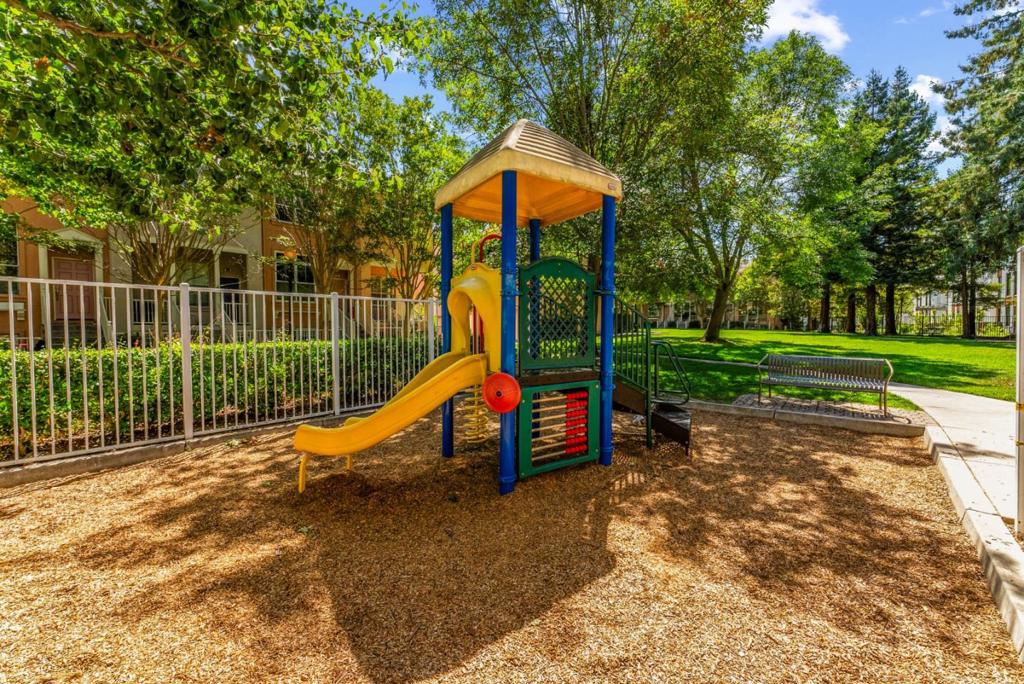 101 Beacon Street Property Photo 49