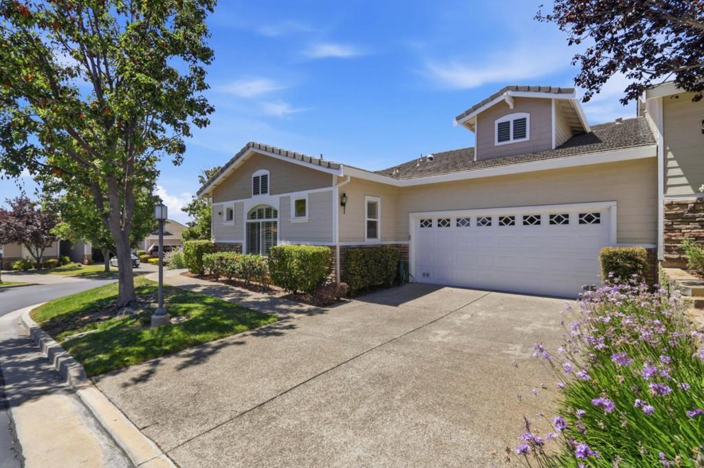 9066 Village View Loop Property Photo 2