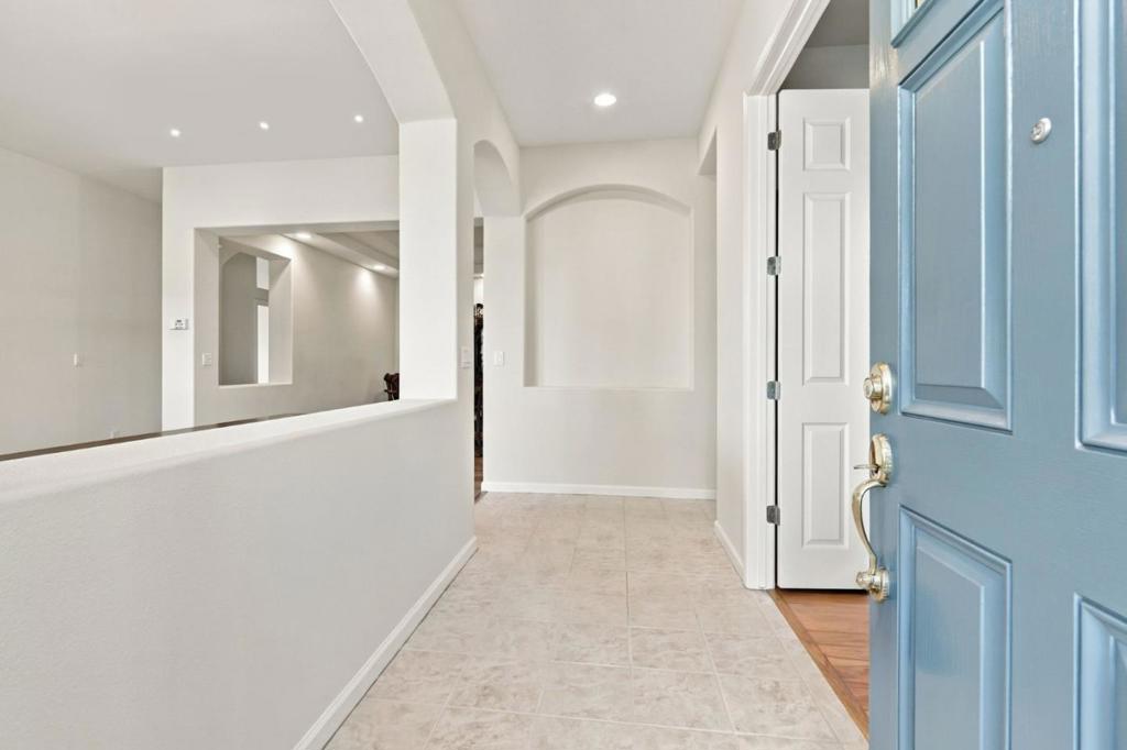 9066 Village View Loop Property Photo 3