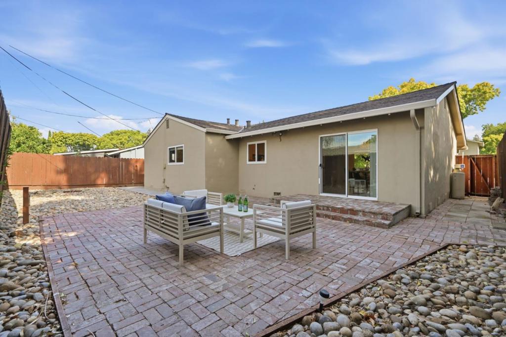 2441 Johnson Place Property Photo 15