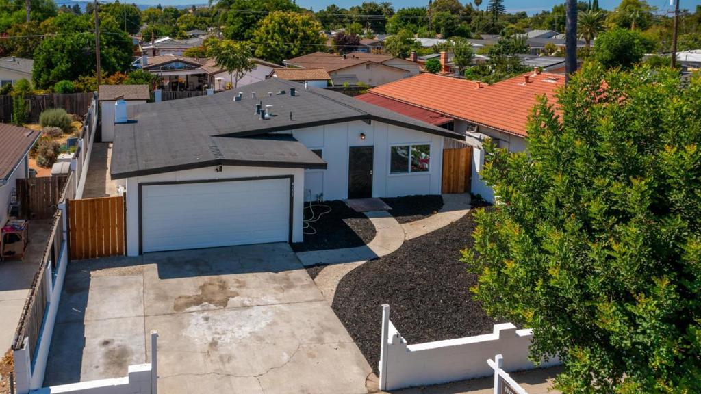4155 Santa Rita Way Property Photo 3