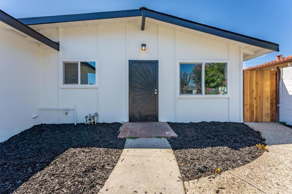 4155 Santa Rita Way Property Photo 4