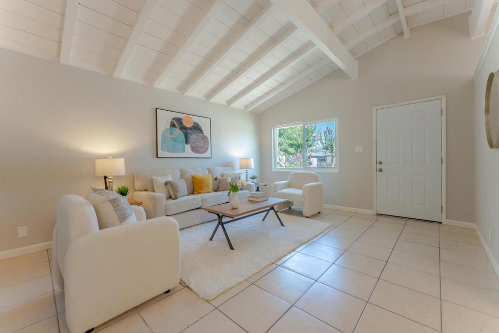 4155 Santa Rita Way Property Photo 7