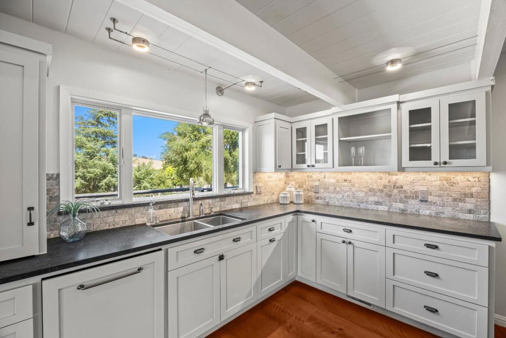 10115 Parrish View Drive Property Photo 14
