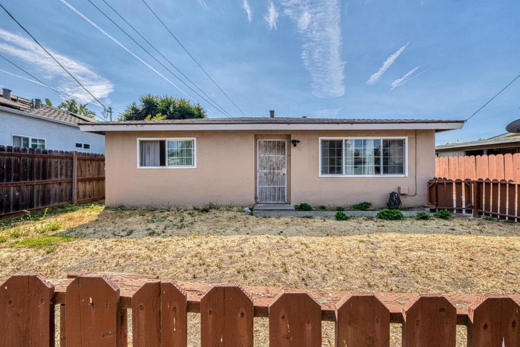 24 8th Street Property Photo 2