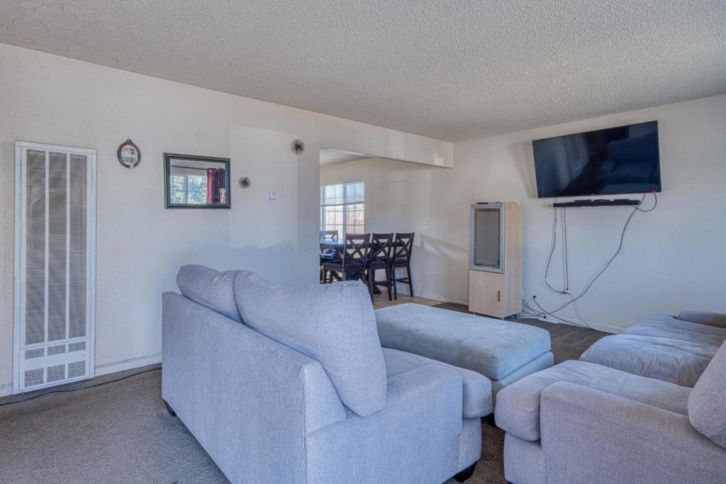 24 8th Street Property Photo 3