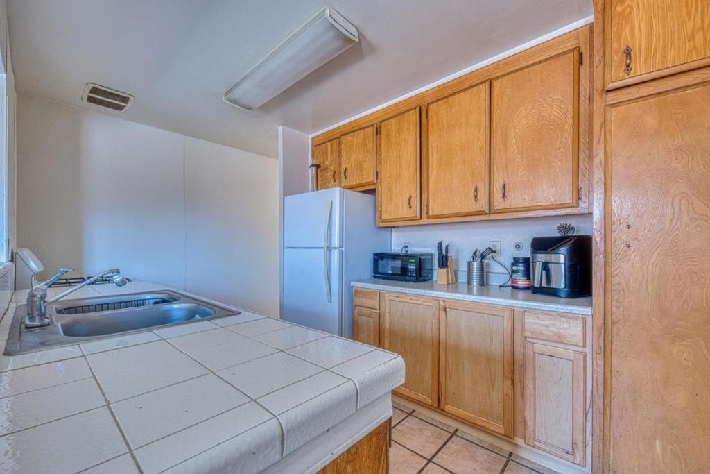 24 8th Street Property Photo 8