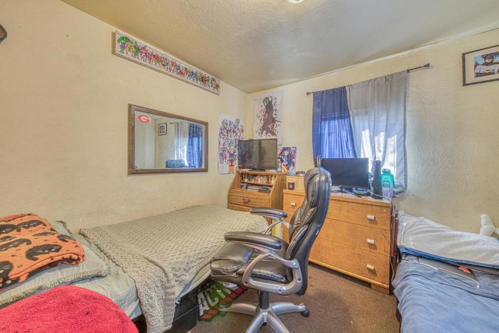 24 8th Street Property Photo 23