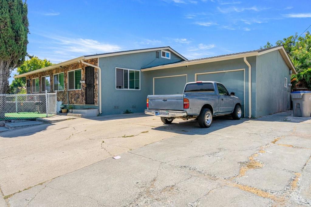 2439 Clyda Drive Property Photo