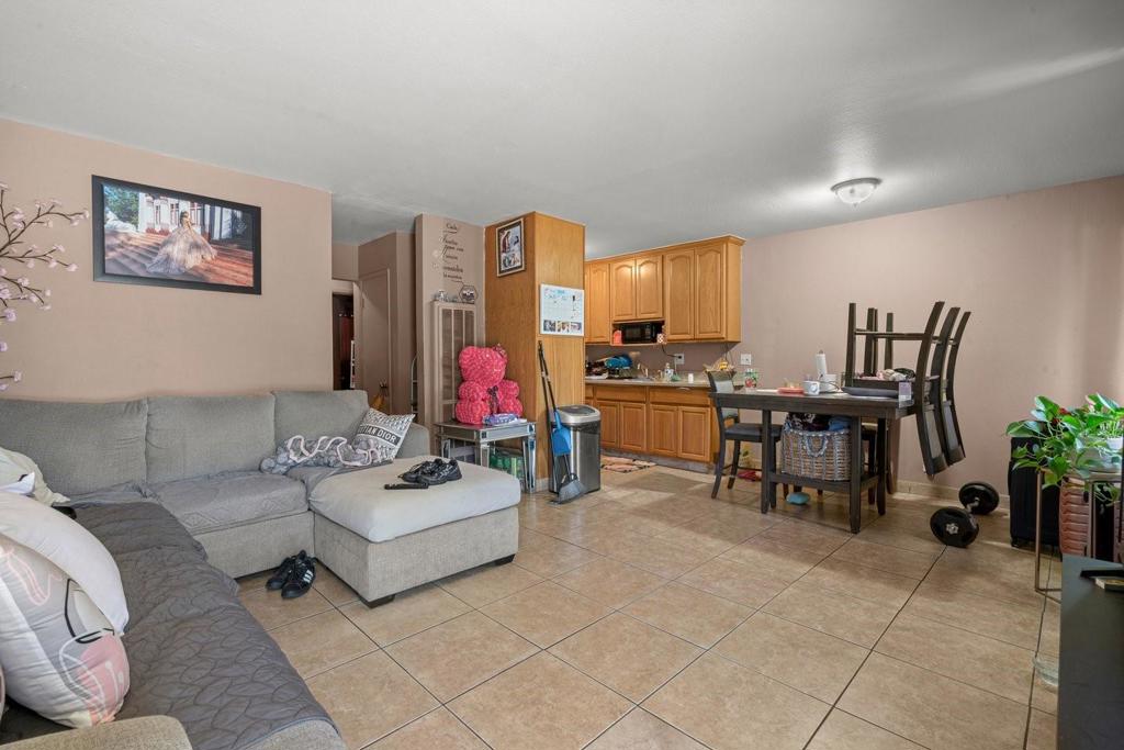 2439 Clyda Drive Property Photo 6