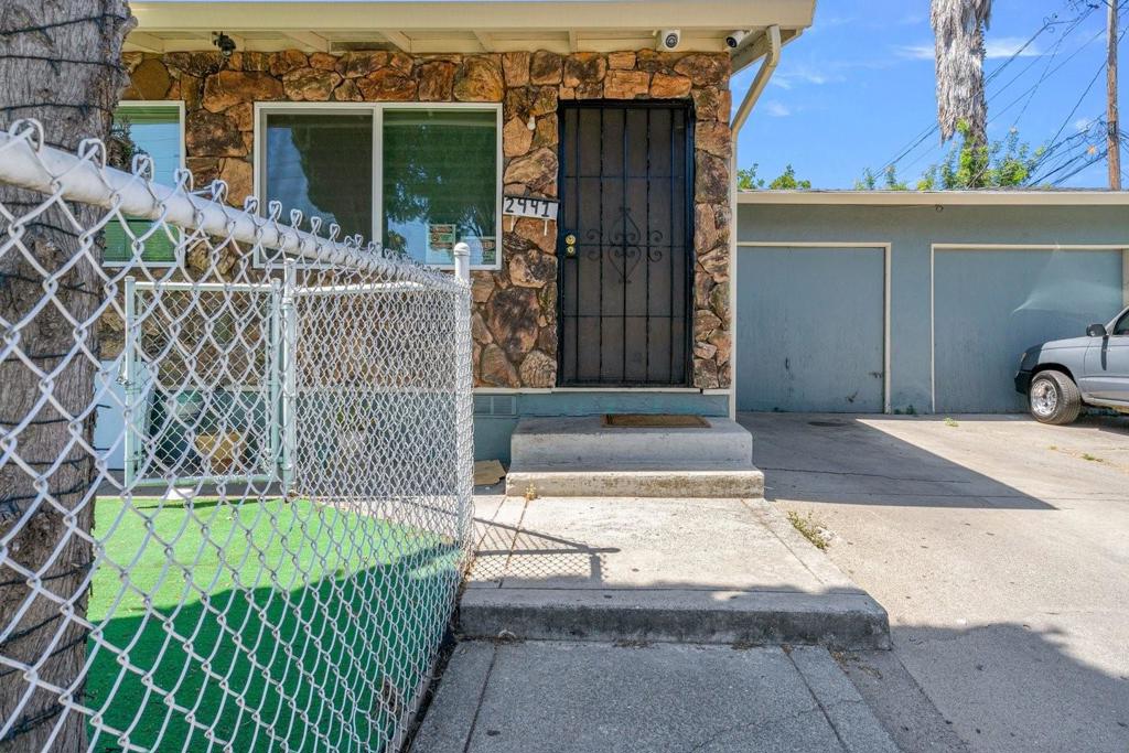 2439 Clyda Drive Property Photo 14
