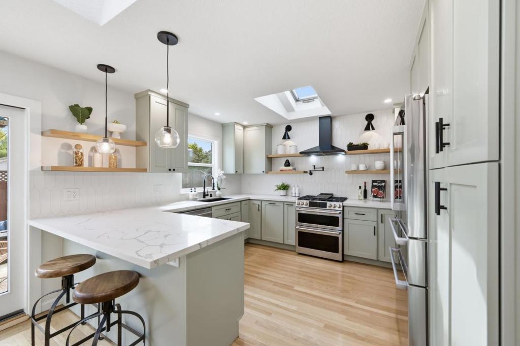1005 Hall Street Property Photo 1